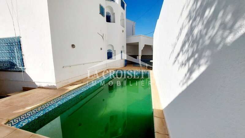 Villa S+6 avec piscine à Sidi Bou Saïd